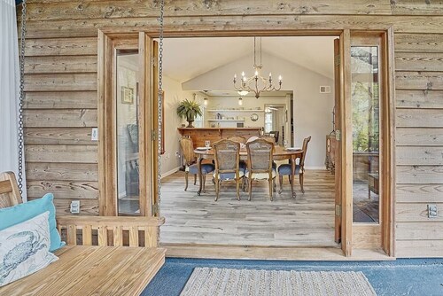 Pet-Friendly Beach Cottage | Walk to the Beach | Isle of Palms Vacation Rental