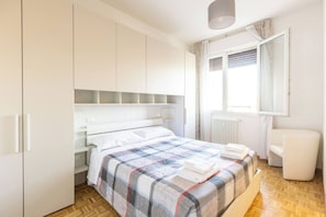Bügeleisen/Bügelbrett, kostenloses WLAN, Bettwäsche