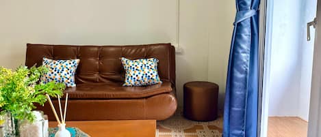 Room, Balcony, City View | Living room
