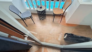 Kamar, balkon, pemandangan kota | Halaman properti