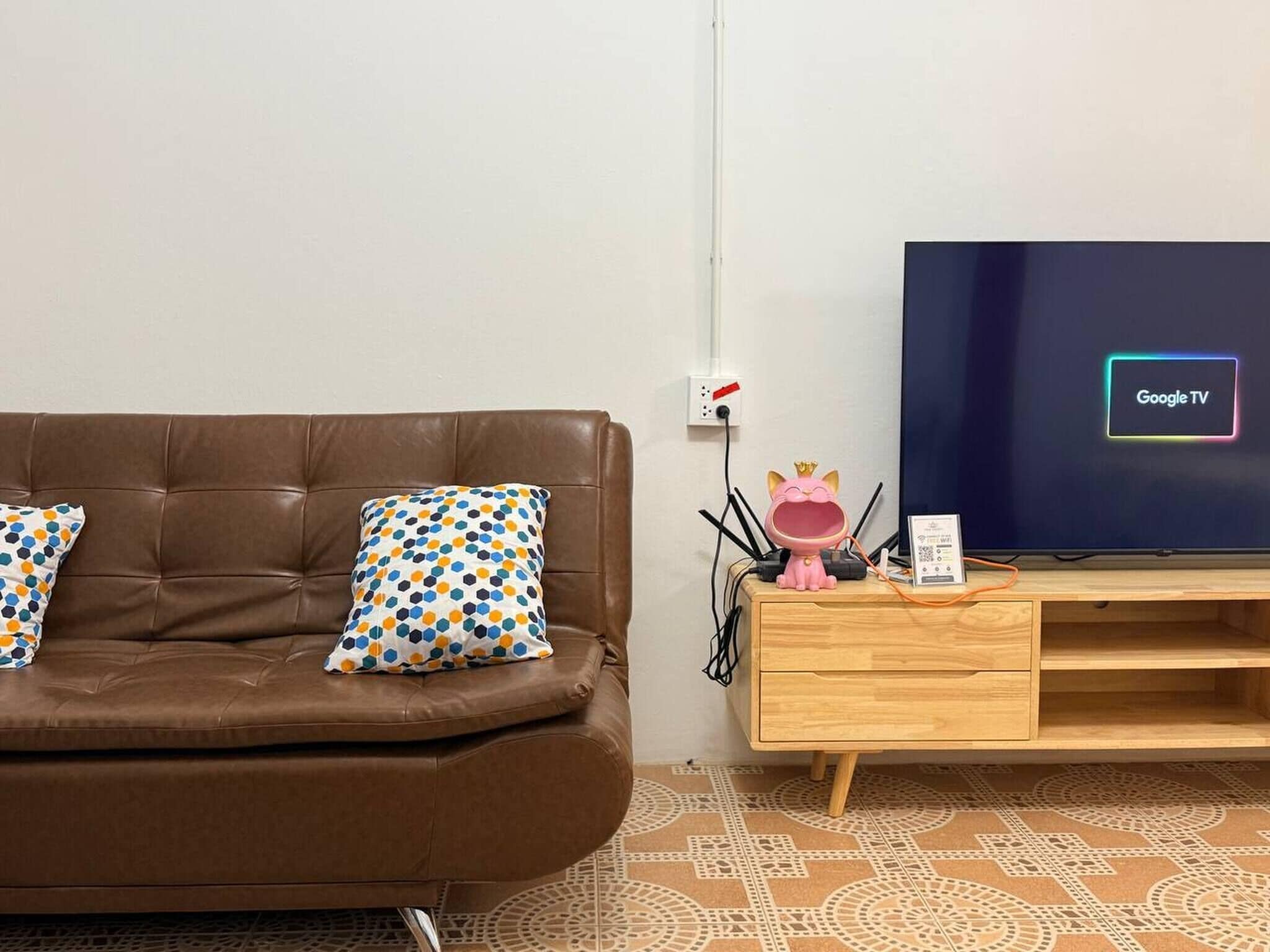 Room, Balcony, City View | Living room