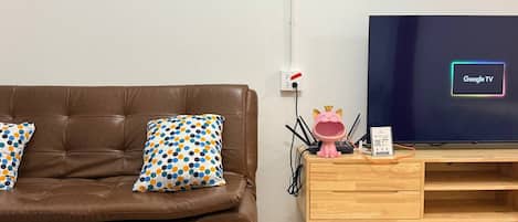 Room, Balcony, City View | Living room