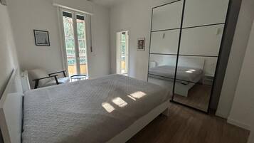 2 bedrooms, iron/ironing board, WiFi (free), bed sheets