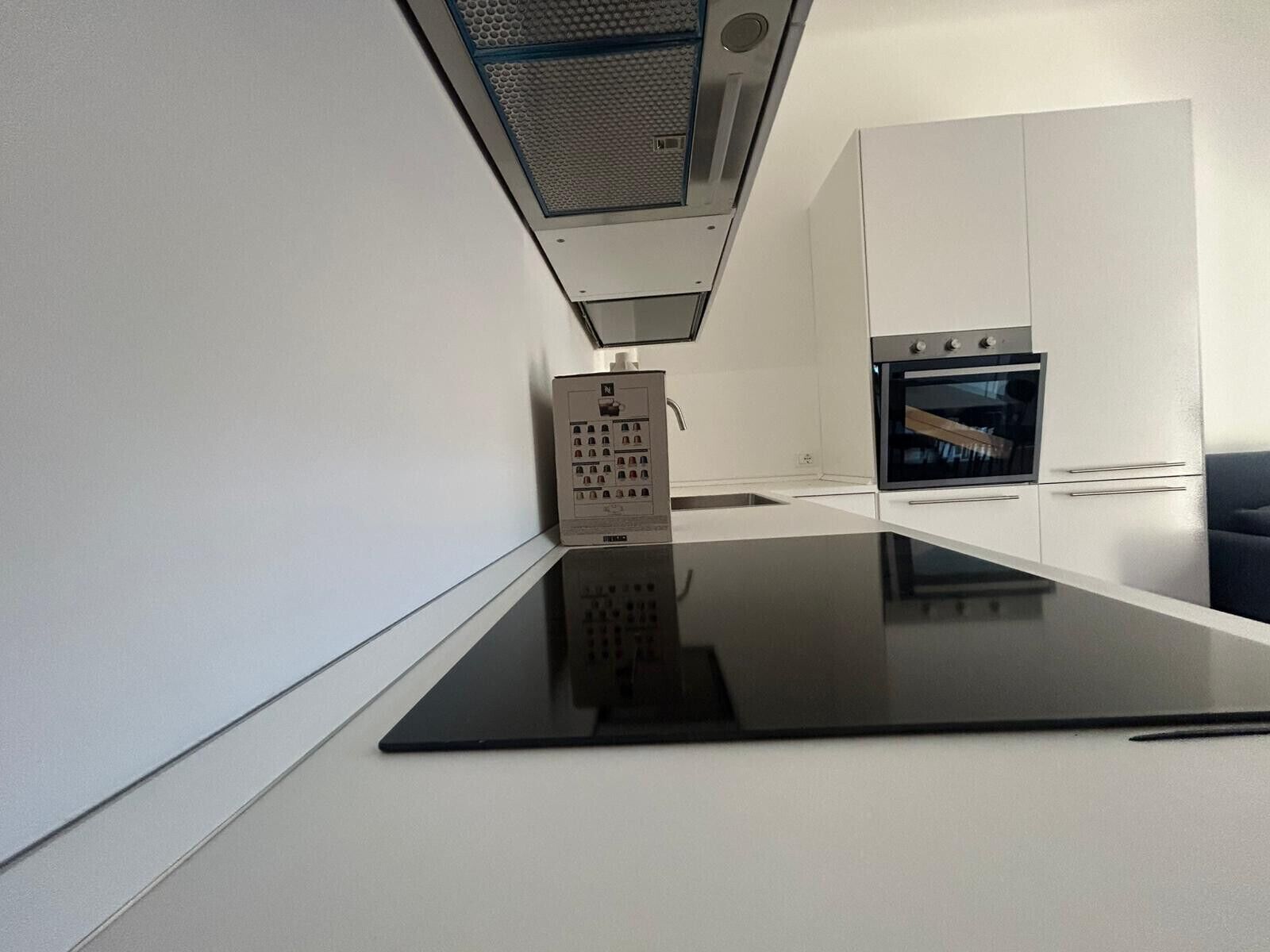 Coffee/tea maker, fridge, oven, dishwasher