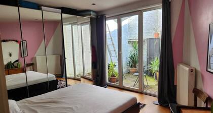 House with a garden, just 10 minutes from downtown! Perfect for families!
