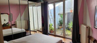 House with a garden, just 10 minutes from downtown! Perfect for families!