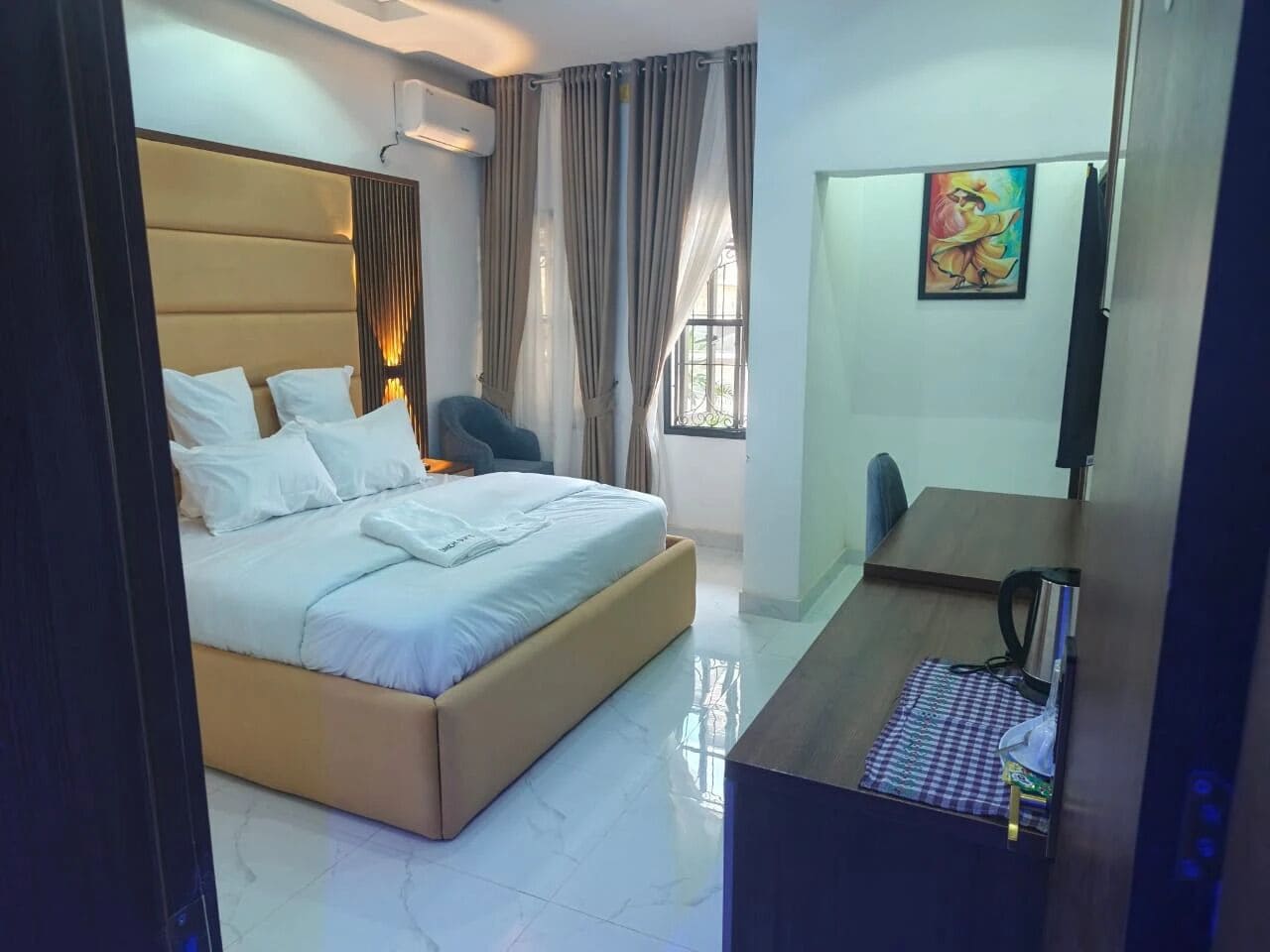 Habitació Deluxe, balcó, vistes a la ciutat | Escriptori, habitacions insonoritzades i wifi gratuïta 