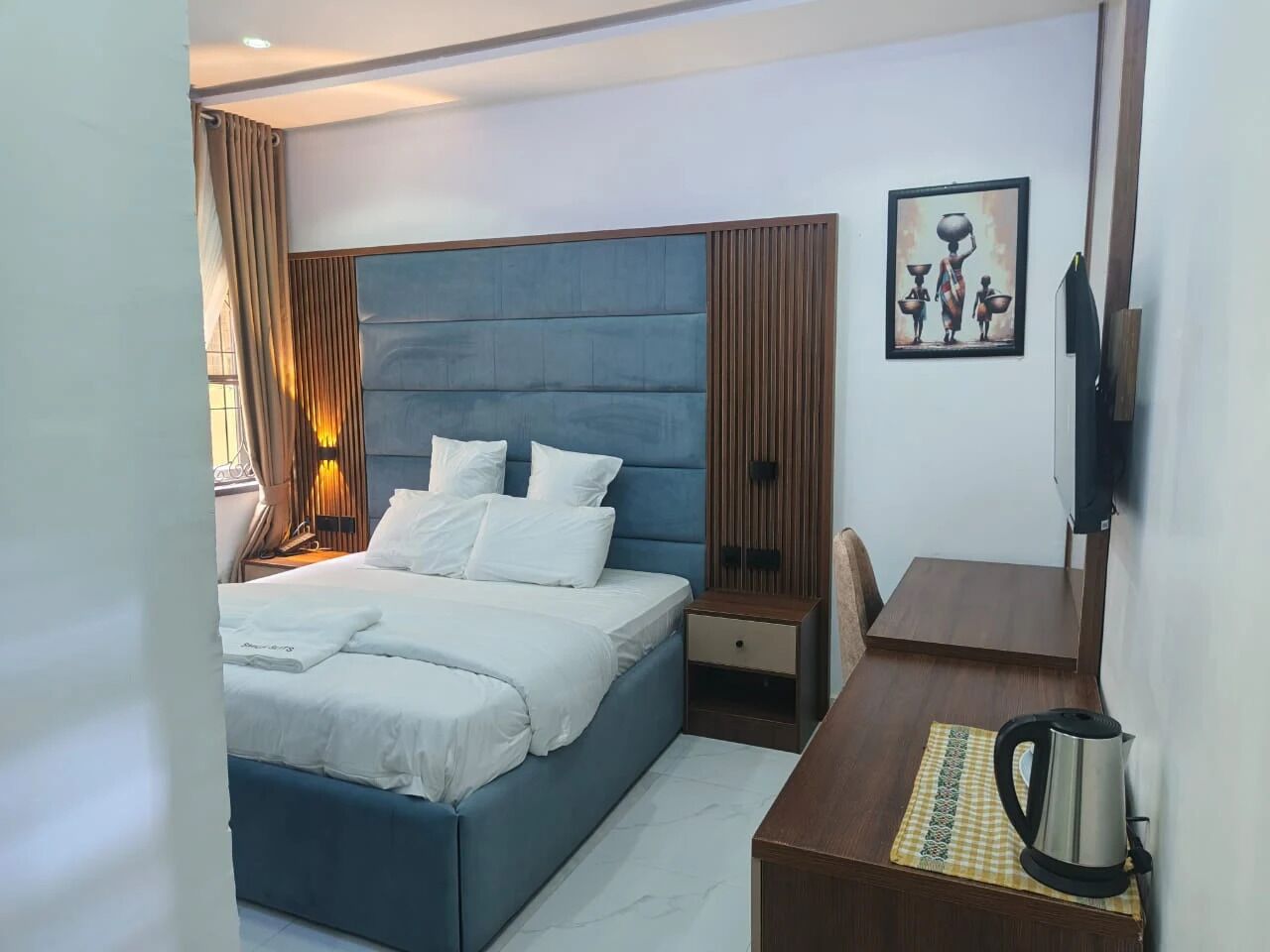 Quarto luxo, sacada, vista para a cidade | Escrivaninha, quartos à prova de som, Wi-Fi de cortesia