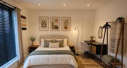 Luxury Kent Bungalow Retreat Sleeps 12
