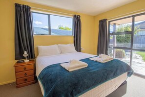WiFi, bed sheets - Mt Iron Century Cottage (Wānaka)