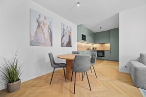 Dining - Old Town Modern Design Stay - AC & WI-FI (Trnava)
