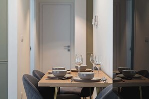 Dining - Heuhaus Central Paradise I - Wander, Dine & Shop (Bratislava I)