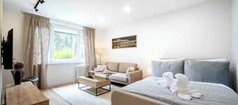 Elegant Studio with Balcony - 30 min from Centre