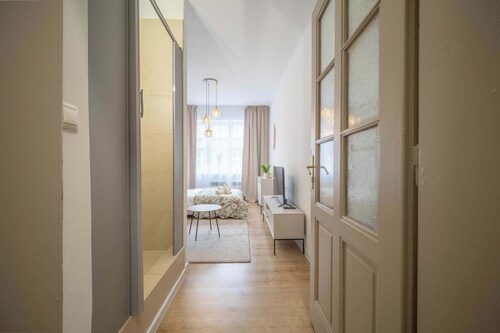 Elegant Studio in Historical Centrum | AC & Netflix