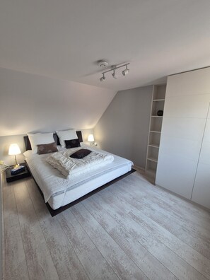 3 Schlafzimmer, Schreibtisch, Bügeleisen/Bügelbrett, kostenloses WLAN