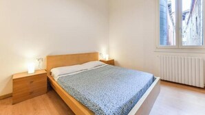Luokittelematon kuva, 5 kautta 10, painike