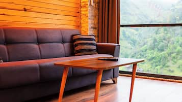 Suite | Living area