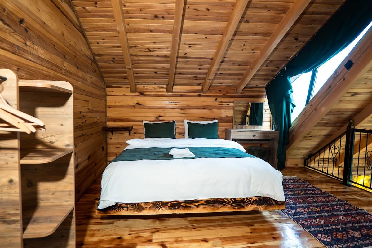 Deluxe Suite, Mountain View | Free WiFi