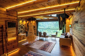 Suite Deluxe, vistas a la montaña | Interior