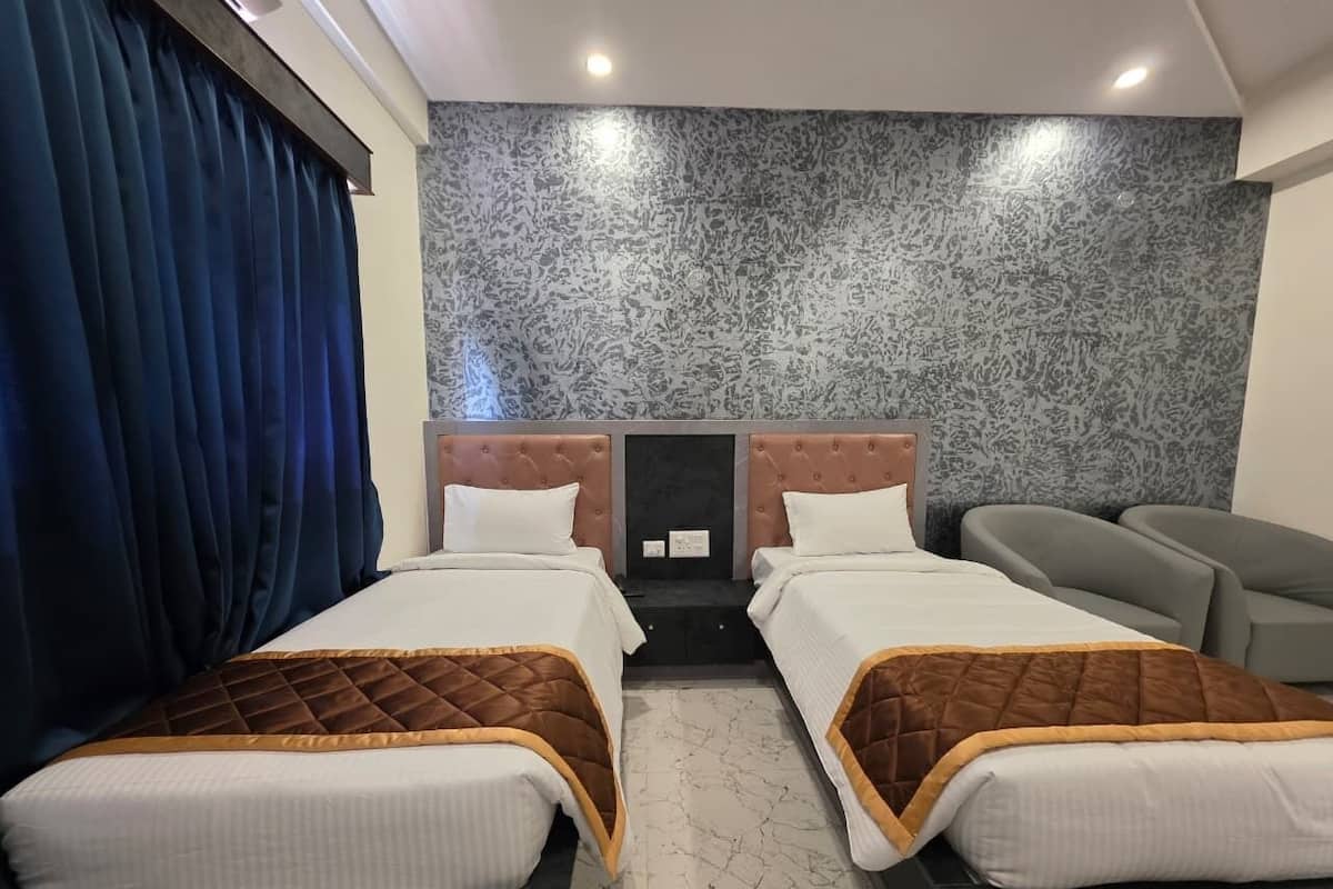 Executive Double or Twin Room, Courtyard View | Blackout drapes, iron/ironing board, WiFi (free)