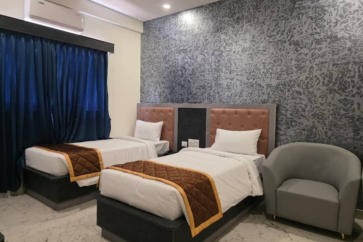 Executive Double or Twin Room, Courtyard View | Blackout drapes, iron/ironing board, WiFi (free)