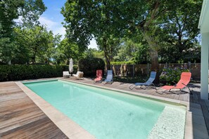 A heated pool - Vrbo Property (Lanton)