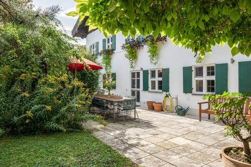 Gut Stohrerhof Holiday Home at Lake Ammersee – Up to 11 Guests