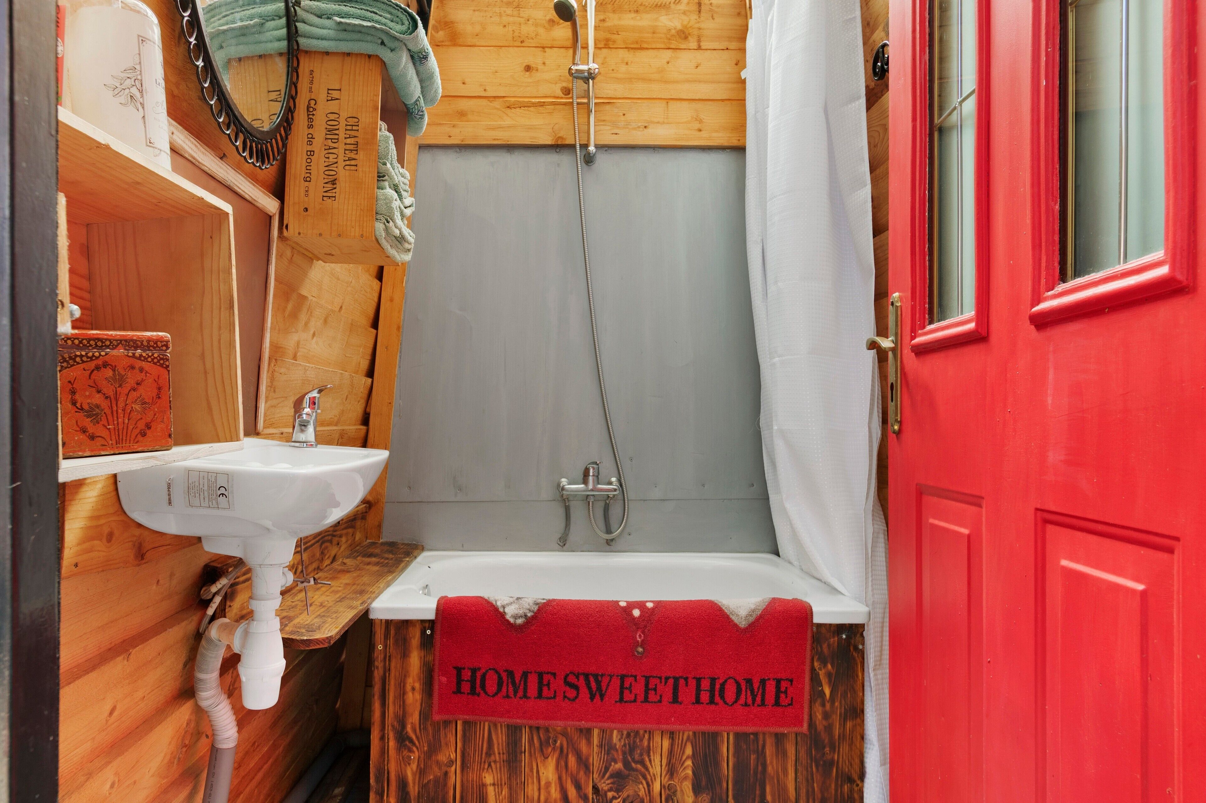Een douche, handdoeken
