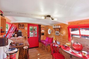 Unclassified image, 2 of 20, button - Charming Country Gypsy Caravan Bella (Brix)