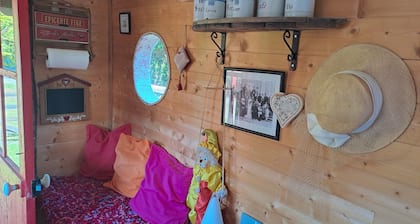 Charming Country Gypsy Caravan Bella