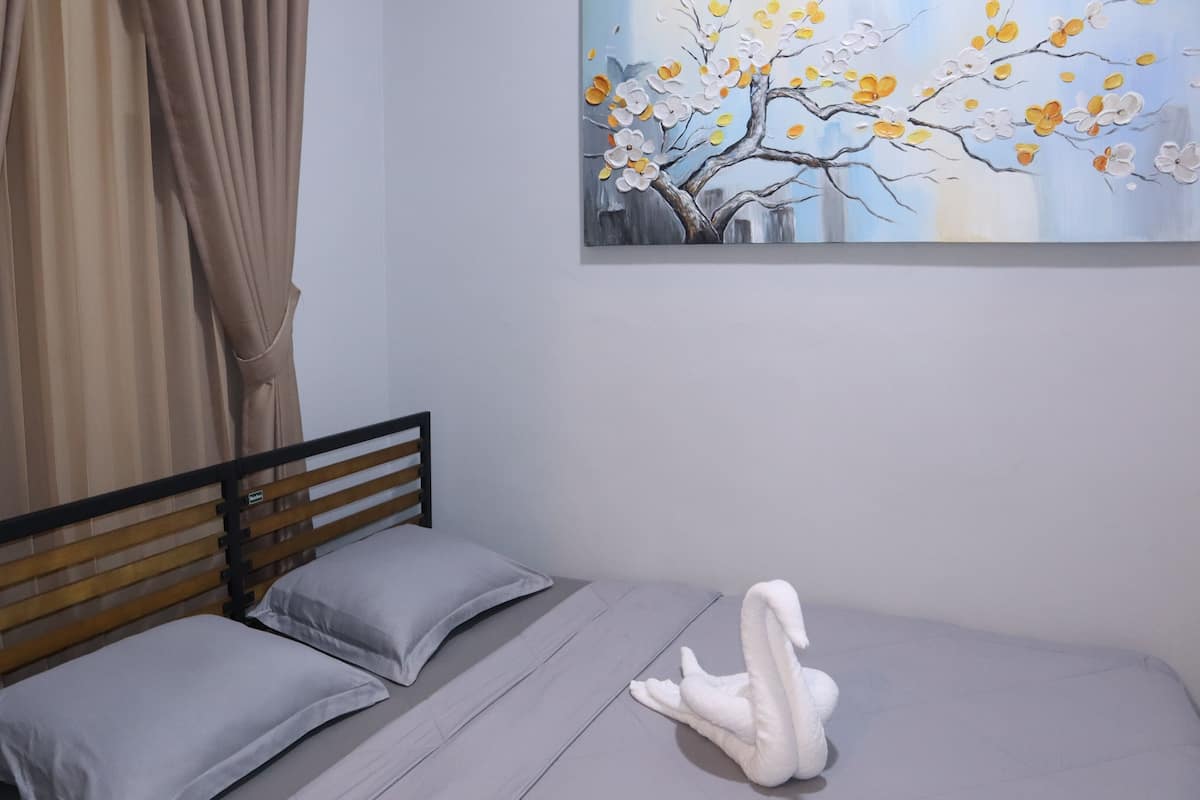Deluxe Room, Terrace | Desk, laptop workspace, WiFi (free)