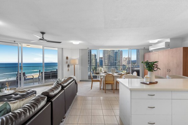 Interior - Broadbeach Ocean-View Oasis: 2BR/2BA High-Rise (Broadbeach)