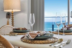 Dining - 2BR High-Rise | Broadbeach | Ocean View Oasis (Broadbeach)