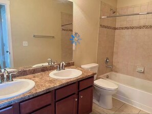 Bathroom - Fabulous 5-bedroom house in Colorado Springs (Colorado Springs)
