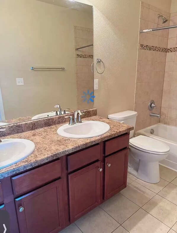 Bathroom - Fabulous 5-bedroom house in Colorado Springs (Colorado Springs)