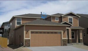 Exterior - Fabulous 5-bedroom house in Colorado Springs (Colorado Springs)