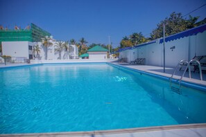 Indoor pool - LEAF HOTEL (Dar es Salaam)