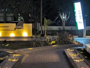 Property entrance - LEAF HOTEL (Dar es Salaam)