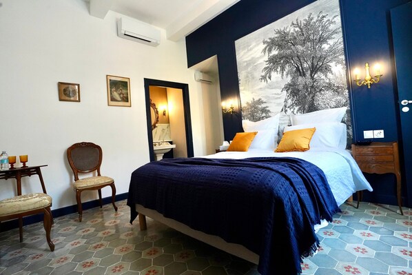 Room - Room "Cers" with Shared Terrace, Wi-Fi and Air Conditioning (Treilles)
