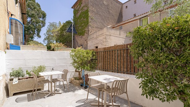 Outdoor dining - Room "Vignes" with Shared Terrace, Wi-Fi and Air Conditioning (Treilles)