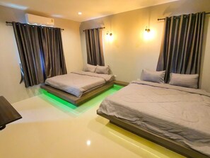 House, 4 Bedrooms, Accessible, Smoking - Luxurious 4-bedroom Holiday House With Private Pool in Hua Hin (Hua Hin)