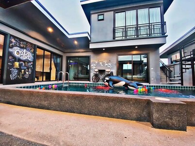 Luxurious 4-bedroom Holiday House With Private Pool in Hua Hin