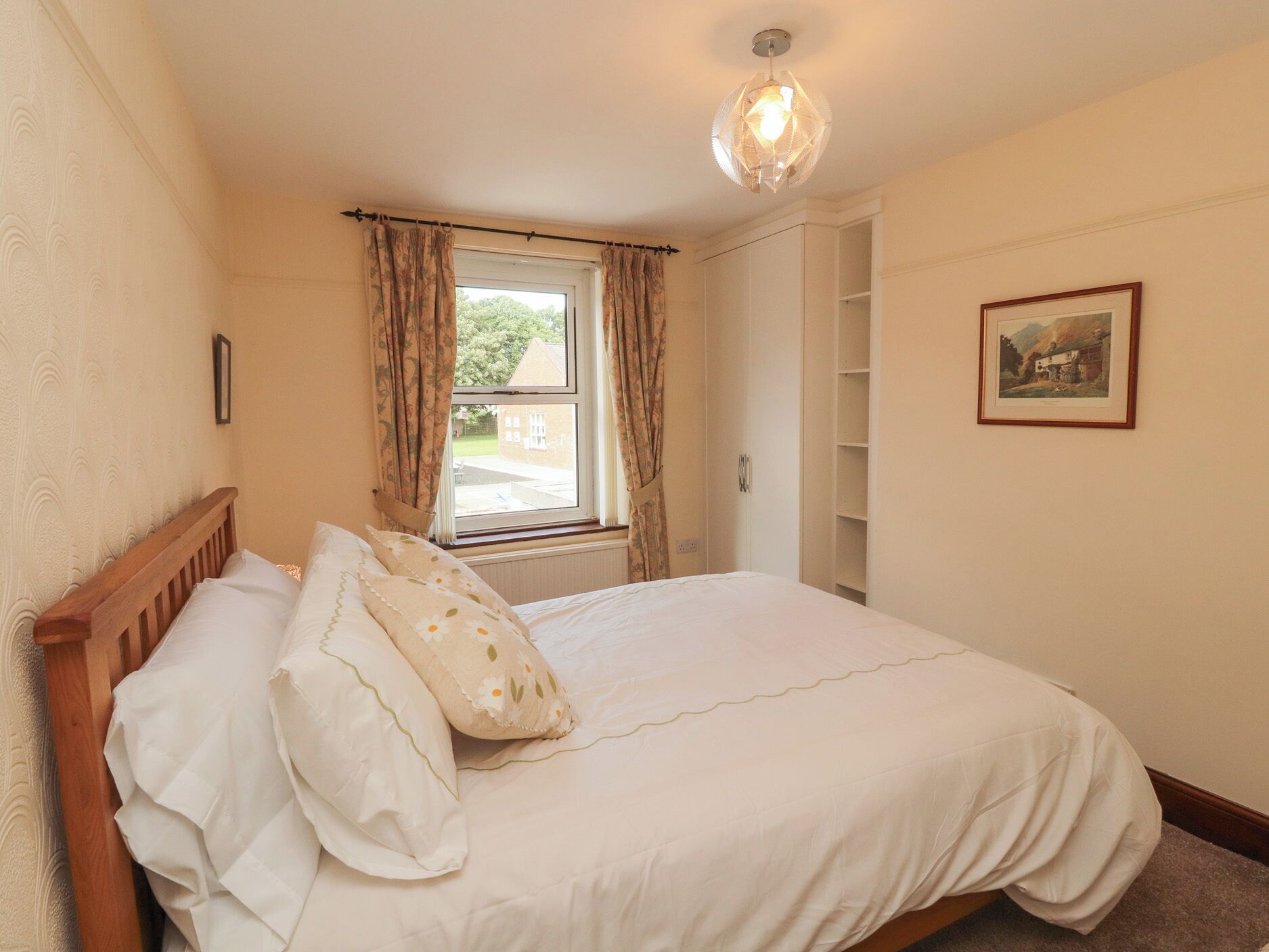 4 bedrooms, individually decorated, individually furnished