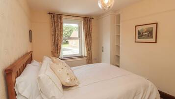 4 bedrooms, individually decorated, individually furnished