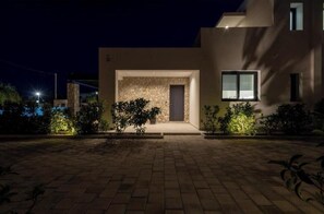 Exterior - Noera Villas | Elegant Three-Bedroom Villa with Private Infinity Pool (Kremasti)