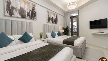 Apartamento Deluxe, balcón, vistas a la ciudad | Caja fuerte, decoración individual, mobiliario individual