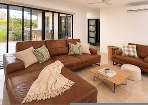 House | 4 bedrooms - Zen Elysium Pool - Patio - Work Desk - Garage (Darwin)