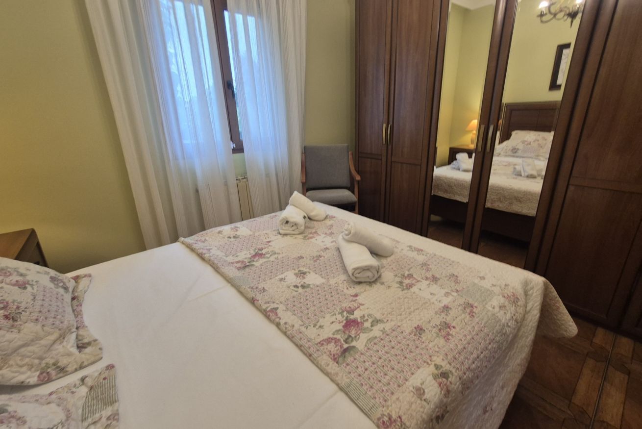 6 bedrooms, iron/ironing board