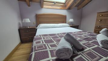 6 bedrooms, iron/ironing board