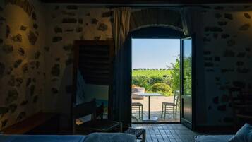 In-room safe, desk, iron/ironing board, free WiFi